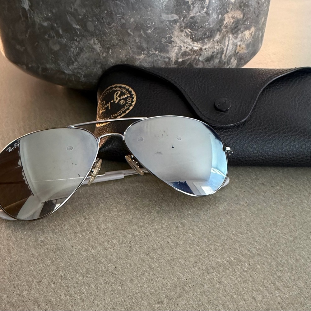 Ray-Ban Matte Silver Aviator Sunglasses w/ Mirrored lenses